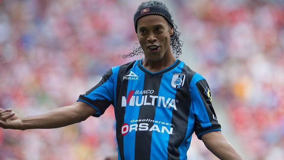 Ronaldinho_Querétaro